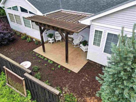 7 Phyliss Place Iowa City IA 52245