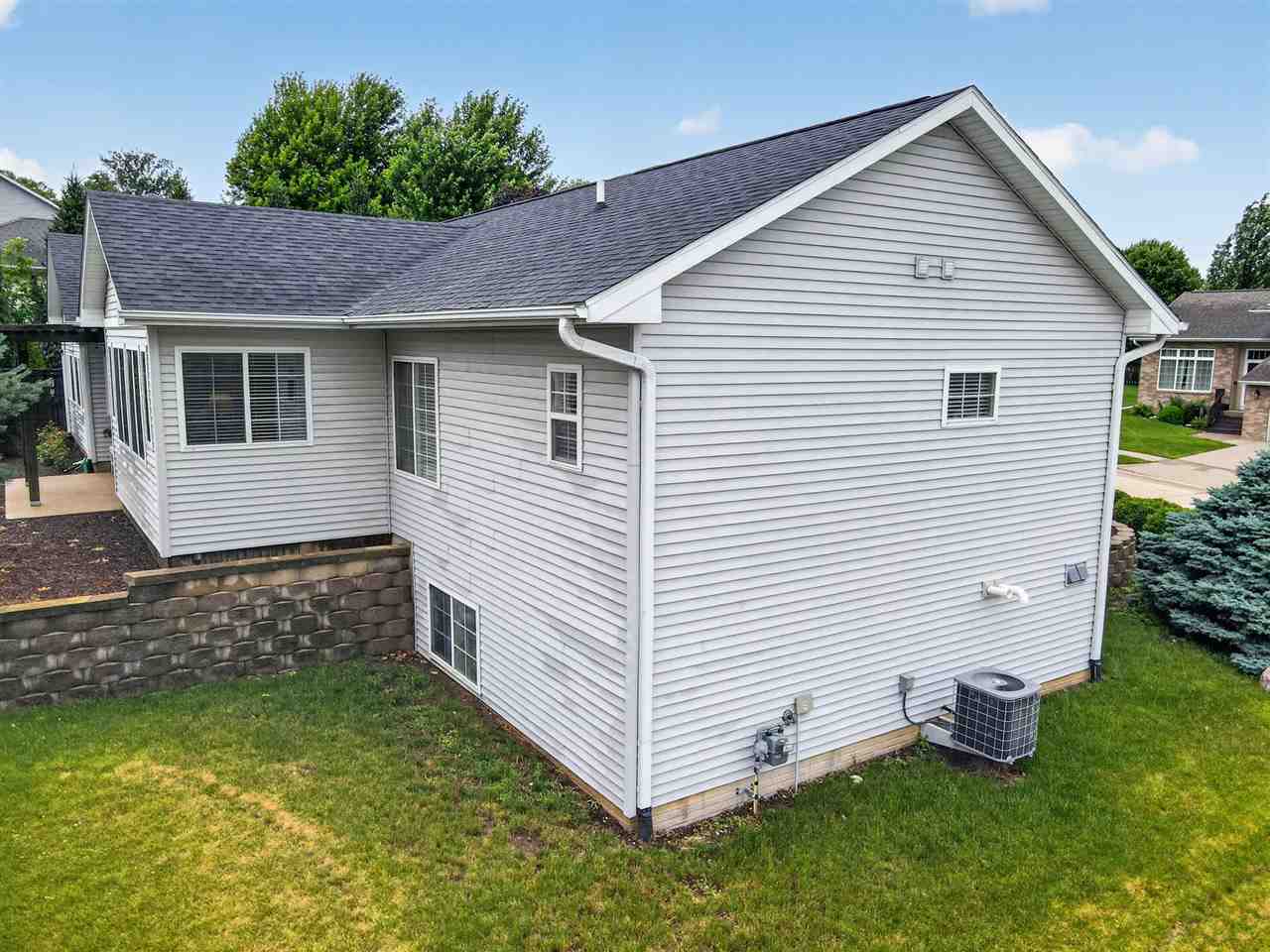 7 Phyliss Place Iowa City IA 52245
