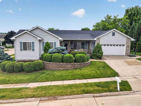 7 Phyliss Place Iowa City IA 52245