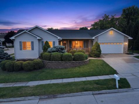 7 Phyliss Place Iowa City IA 52245