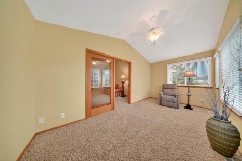7 Phyliss Place Iowa City IA 52245