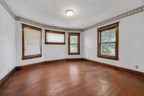 1722 Ellis Boulevard NW Cedar Rapids IA 52405