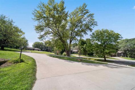 20 NE Eastview Place Iowa City IA 52240