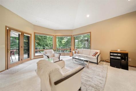 20 NE Eastview Place Iowa City IA 52240