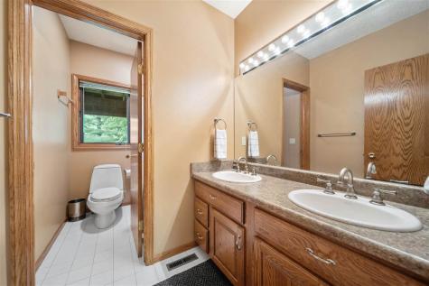 20 NE Eastview Place Iowa City IA 52240
