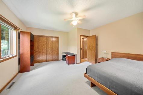 20 NE Eastview Place Iowa City IA 52240