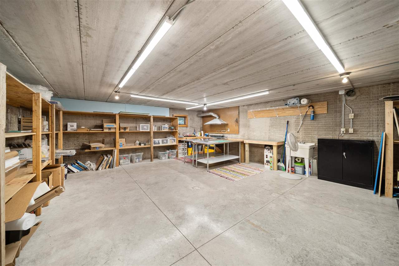 20 NE Eastview Place Iowa City IA 52240