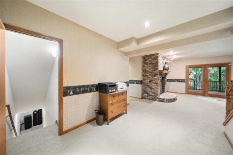 20 NE Eastview Place Iowa City IA 52240