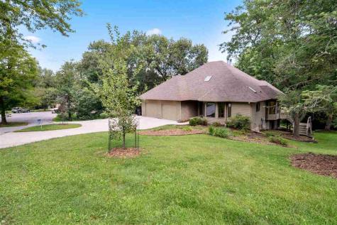 20 NE Eastview Place Iowa City IA 52240