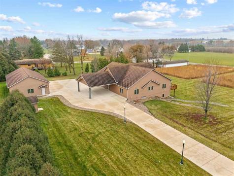 101 E 13th Street IA 50674
