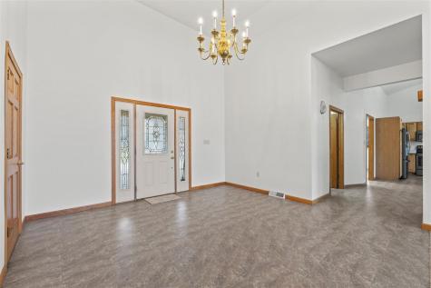 101 E 13th Street IA 50674