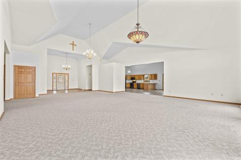 101 E 13th Street IA 50674