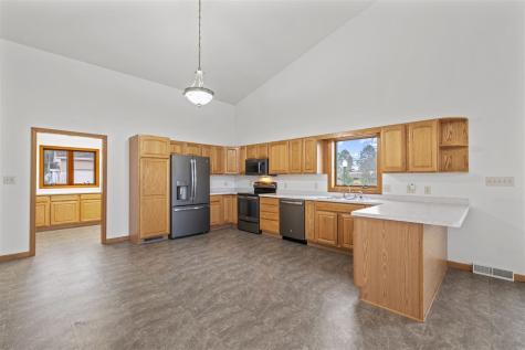 101 E 13th Street IA 50674