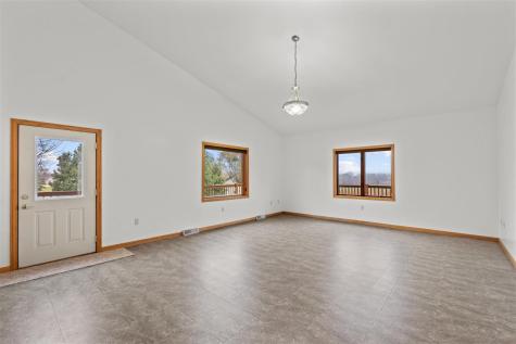 101 E 13th Street IA 50674
