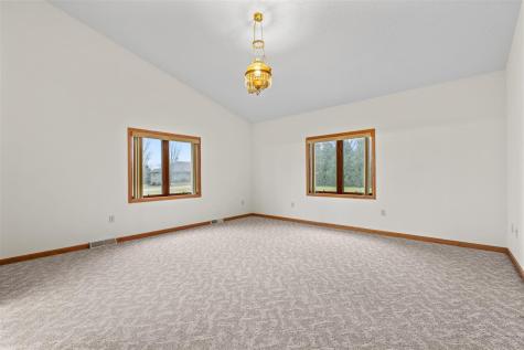 101 E 13th Street IA 50674