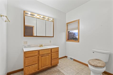 101 E 13th Street IA 50674