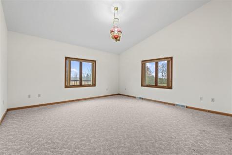 101 E 13th Street IA 50674