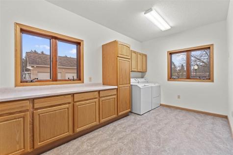 101 E 13th Street IA 50674