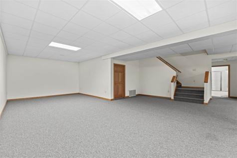 101 E 13th Street IA 50674
