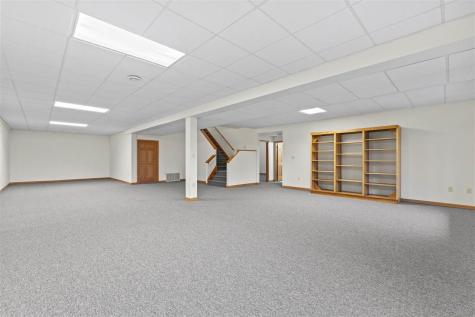 101 E 13th Street IA 50674