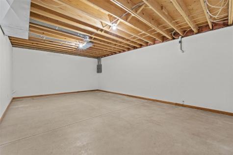 101 E 13th Street IA 50674