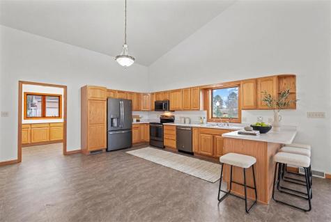 101 E 13th Street IA 50674