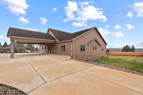 101 E 13th Street IA 50674