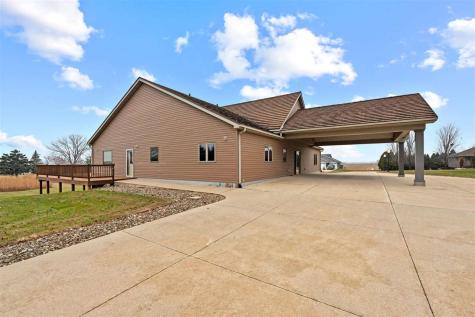 101 E 13th Street IA 50674