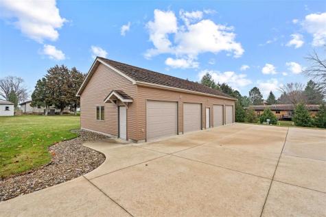 101 E 13th Street IA 50674