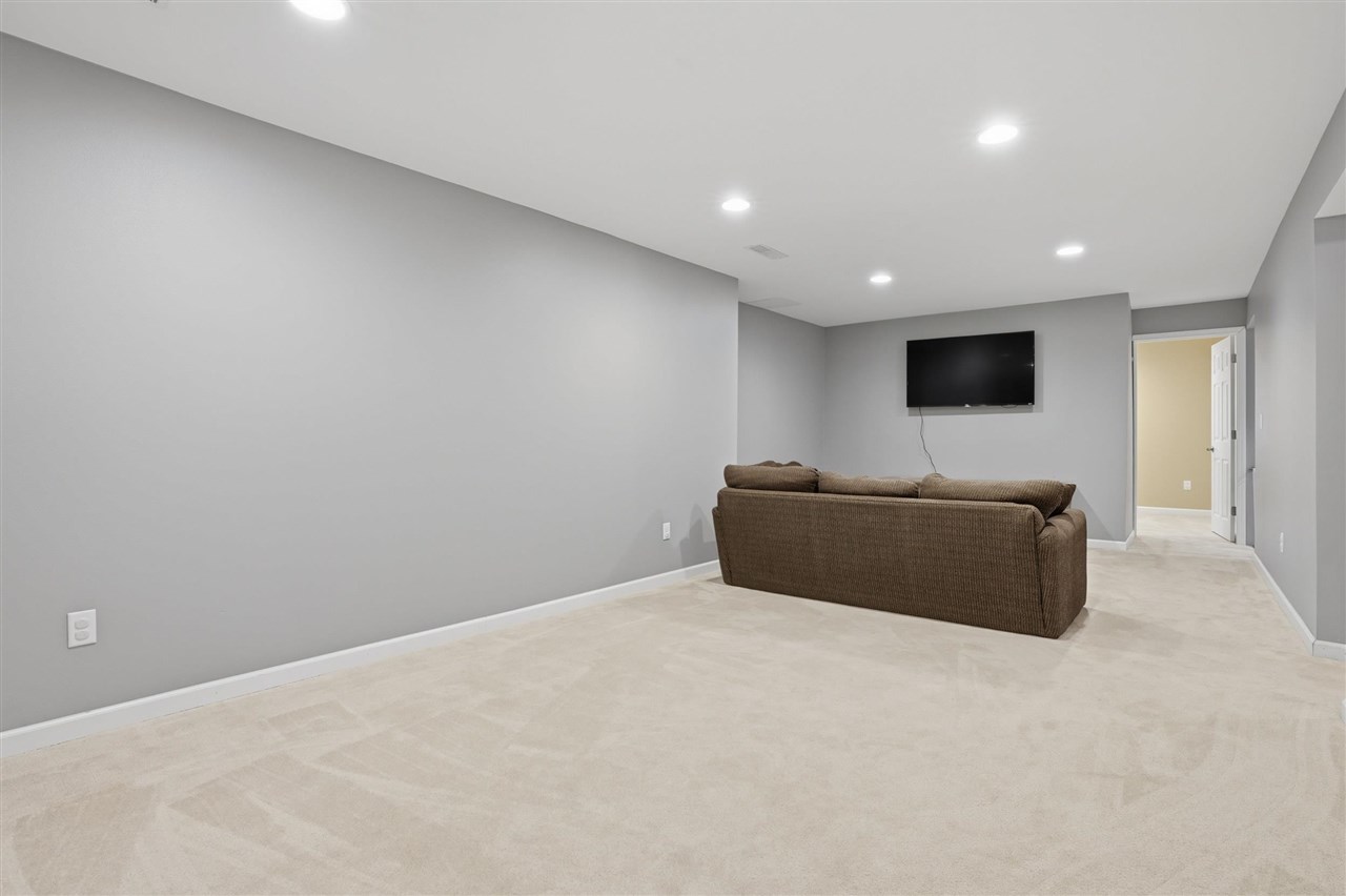 890 Prairie Ridge Road North Liberty IA 52317