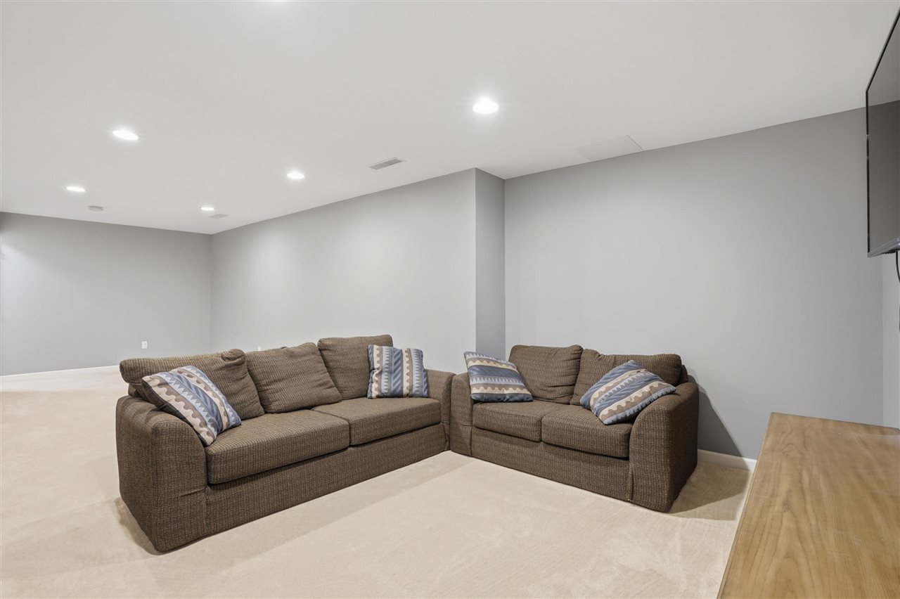 890 Prairie Ridge Road North Liberty IA 52317