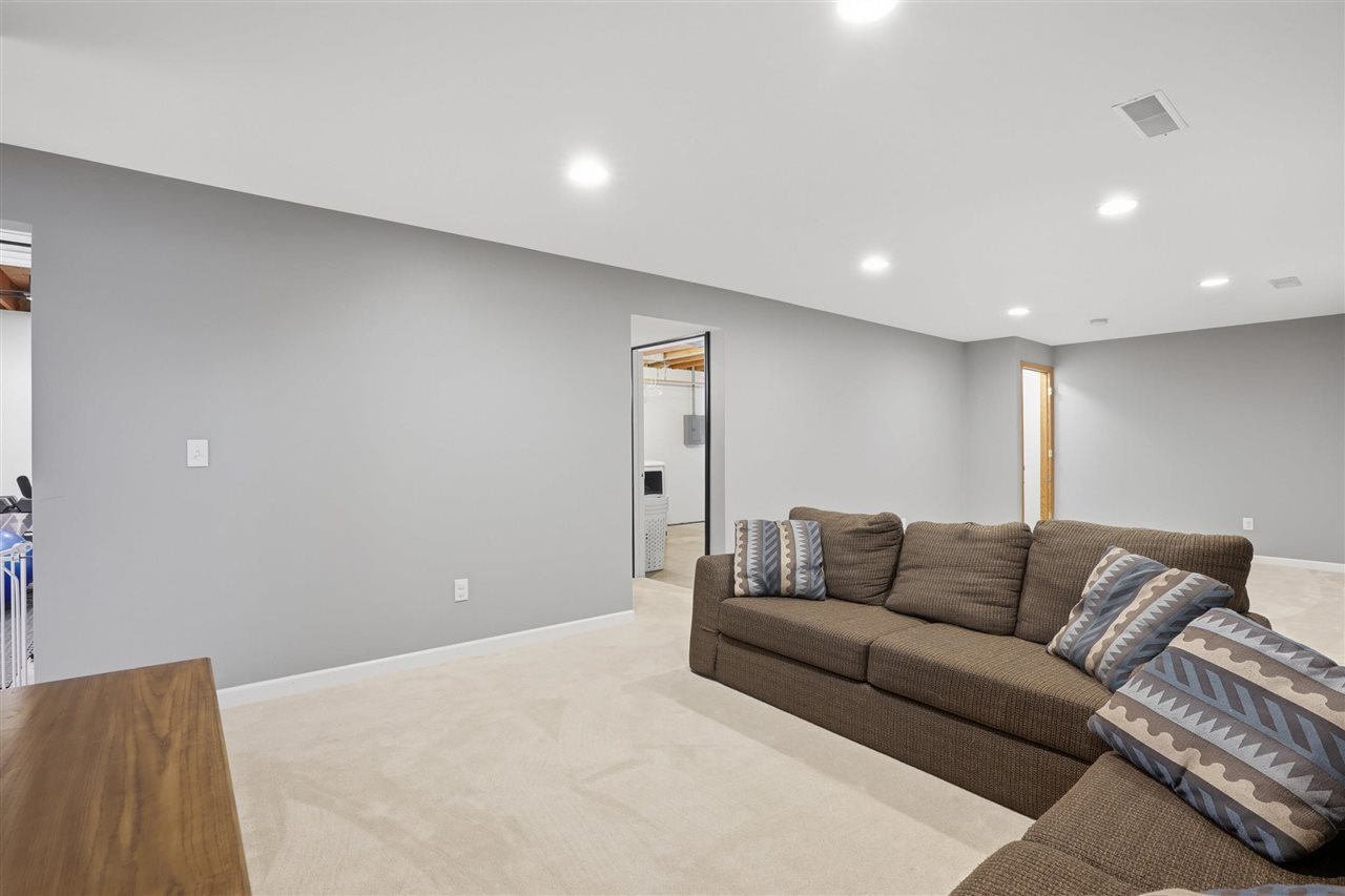 890 Prairie Ridge Road North Liberty IA 52317