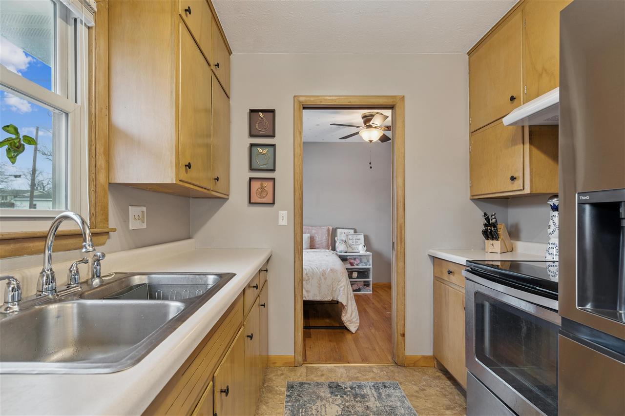 50 27th Avenue Drive SW Cedar Rapids IA 52404