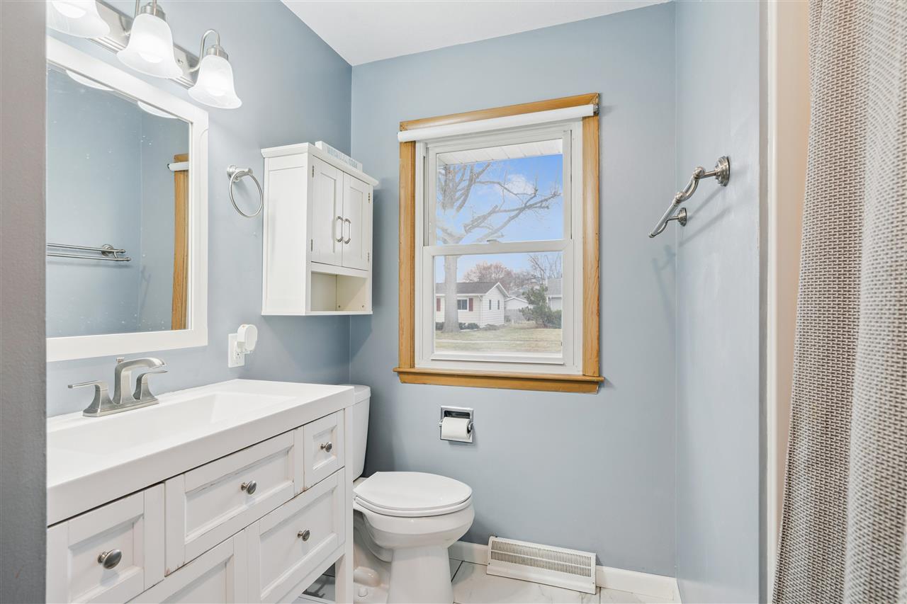 50 27th Avenue Drive SW Cedar Rapids IA 52404