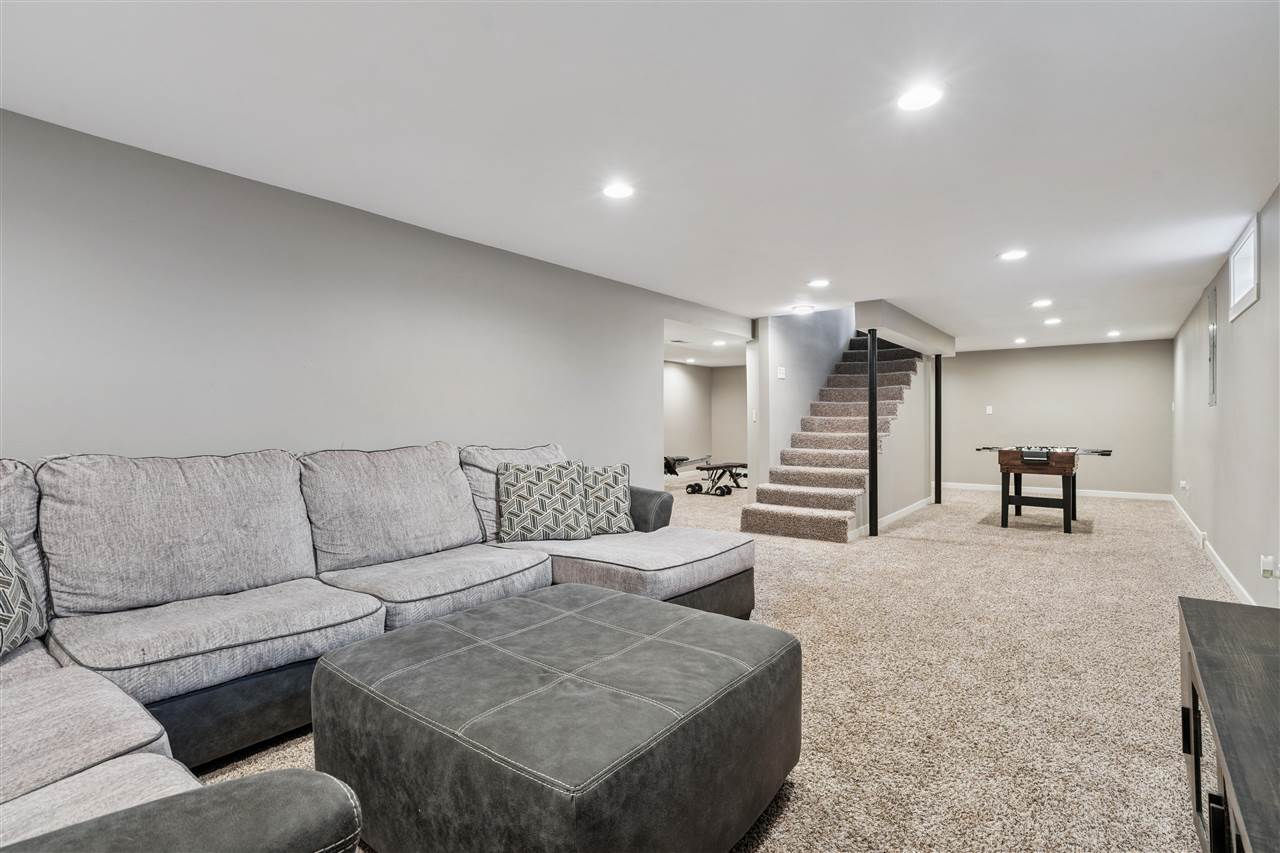 50 27th Avenue Drive SW Cedar Rapids IA 52404