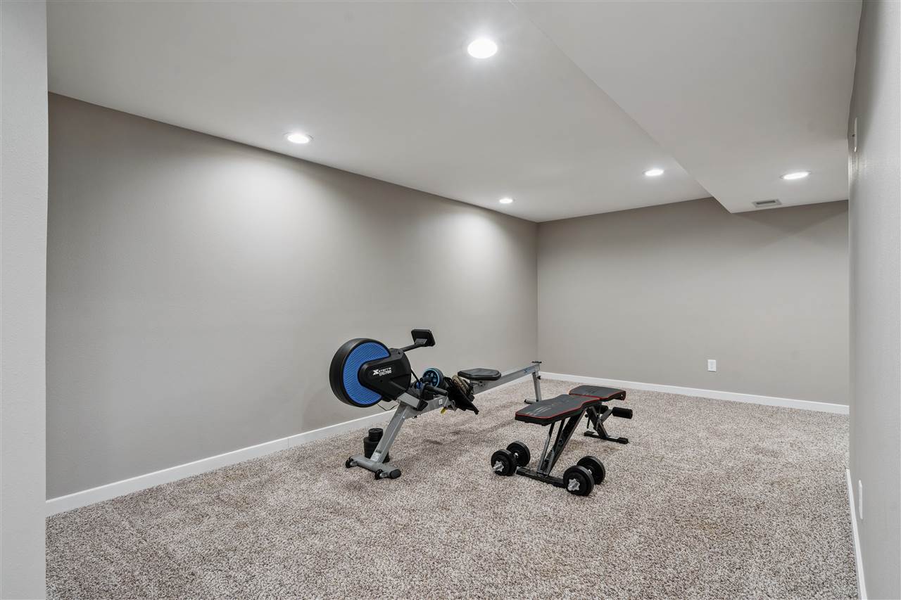 50 27th Avenue Drive SW Cedar Rapids IA 52404