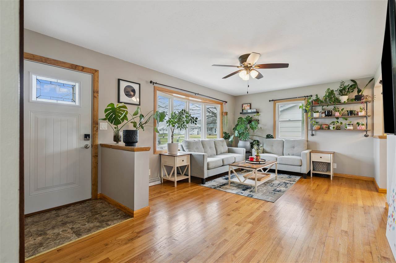 50 27th Avenue Drive SW Cedar Rapids IA 52404