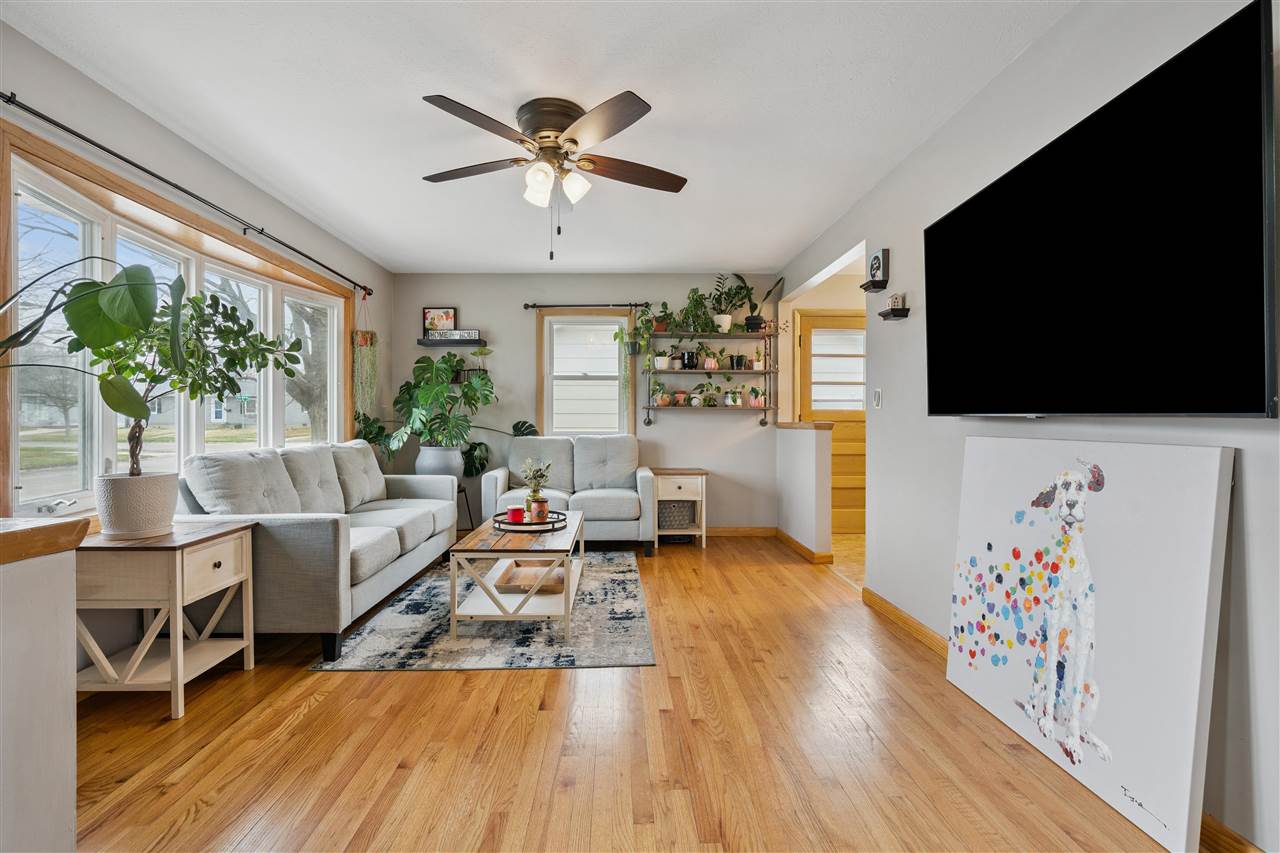 50 27th Avenue Drive SW Cedar Rapids IA 52404