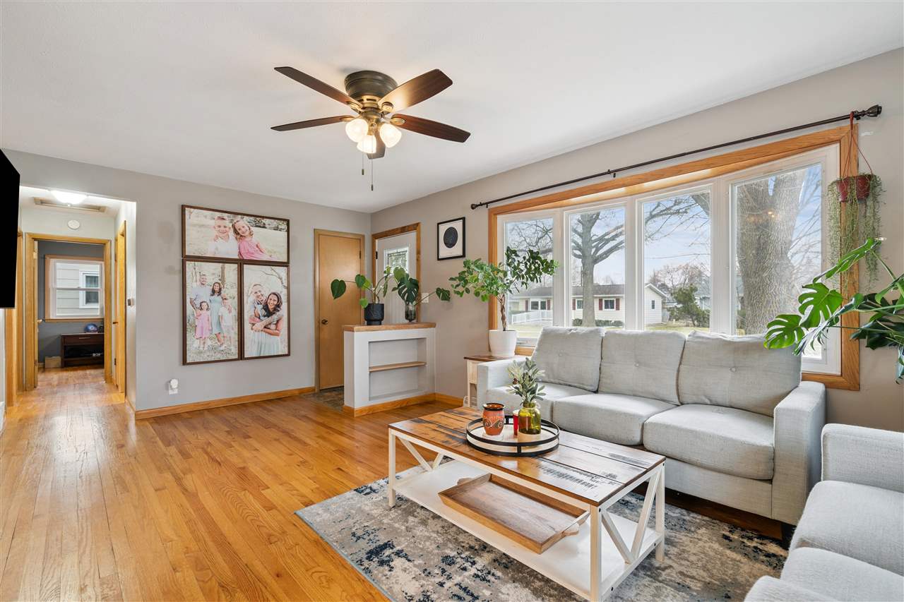 50 27th Avenue Drive SW Cedar Rapids IA 52404