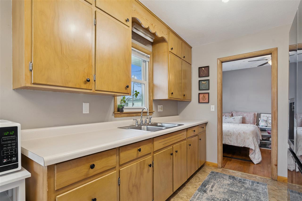 50 27th Avenue Drive SW Cedar Rapids IA 52404