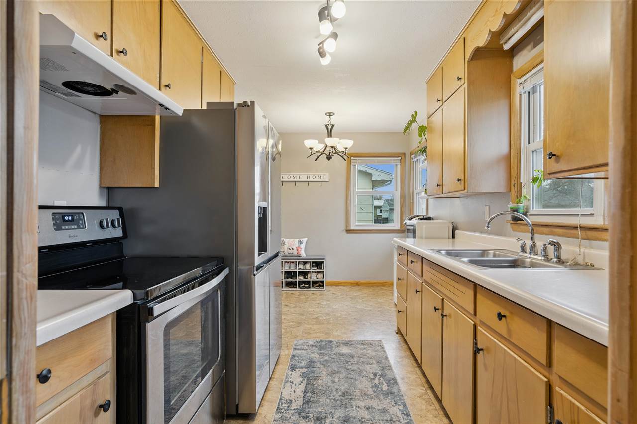 50 27th Avenue Drive SW Cedar Rapids IA 52404