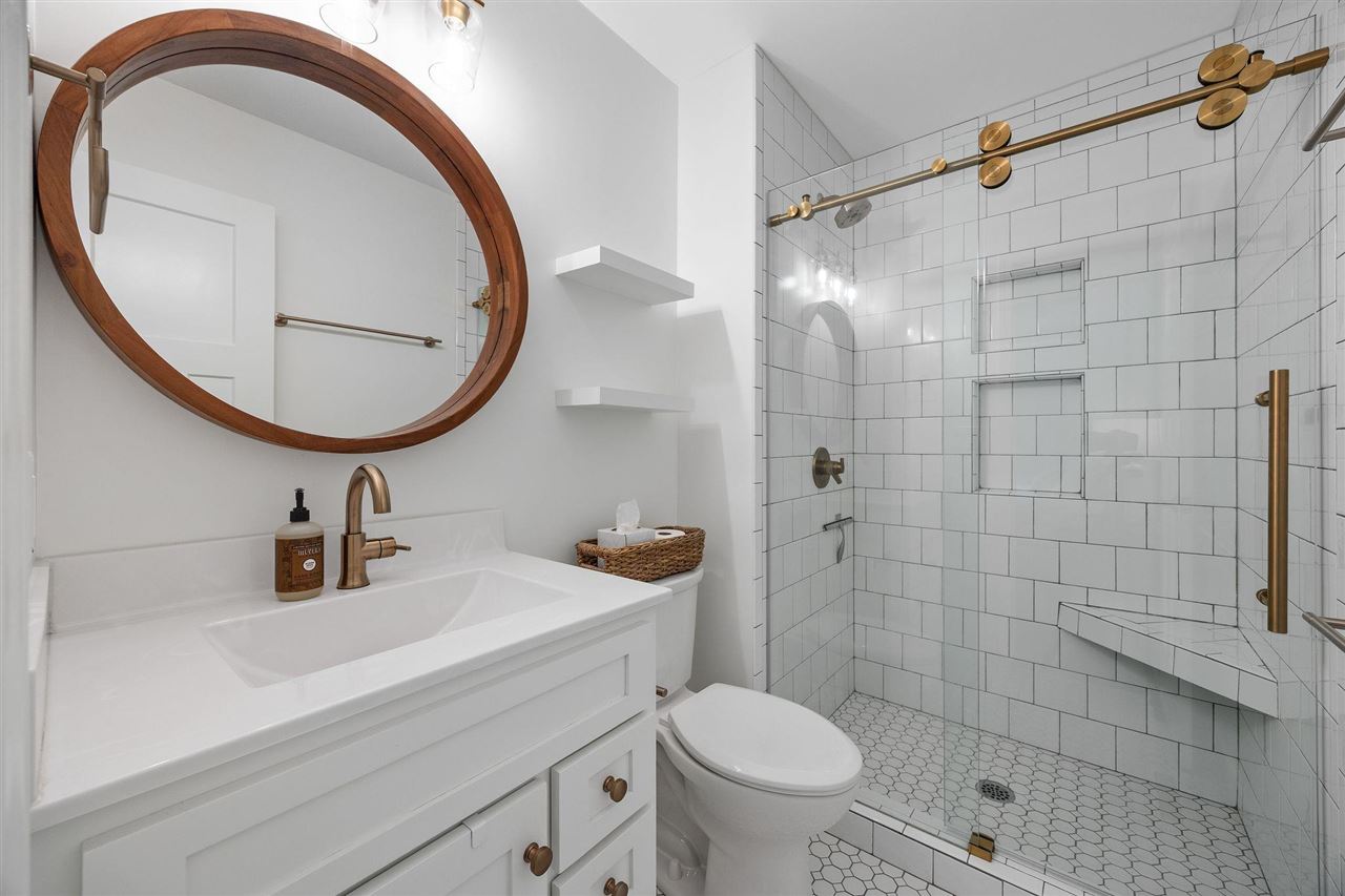 7104 Brentwood Drive NE Cedar Rapids IA 52402