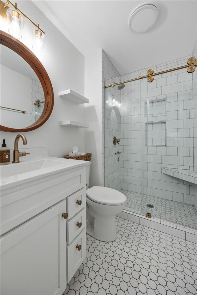 7104 Brentwood Drive NE Cedar Rapids IA 52402