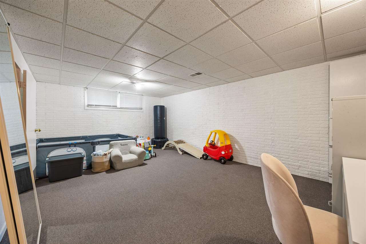 7104 Brentwood Drive NE Cedar Rapids IA 52402