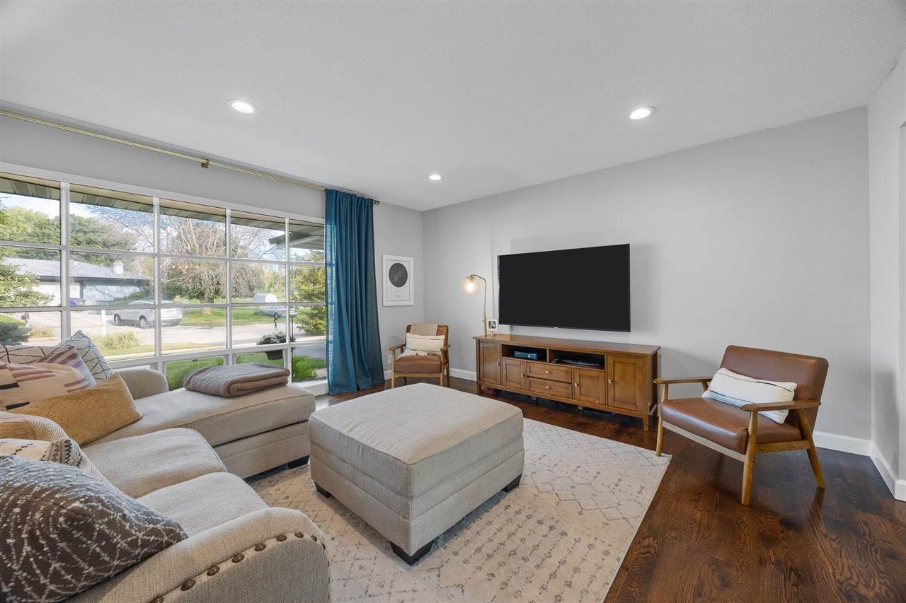 7104 Brentwood Drive NE Cedar Rapids IA 52402