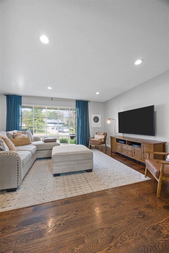 7104 Brentwood Drive NE Cedar Rapids IA 52402