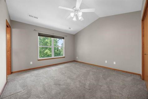 95 Vandello Drive North Liberty IA 52317