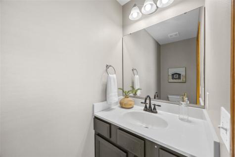 95 Vandello Drive North Liberty IA 52317