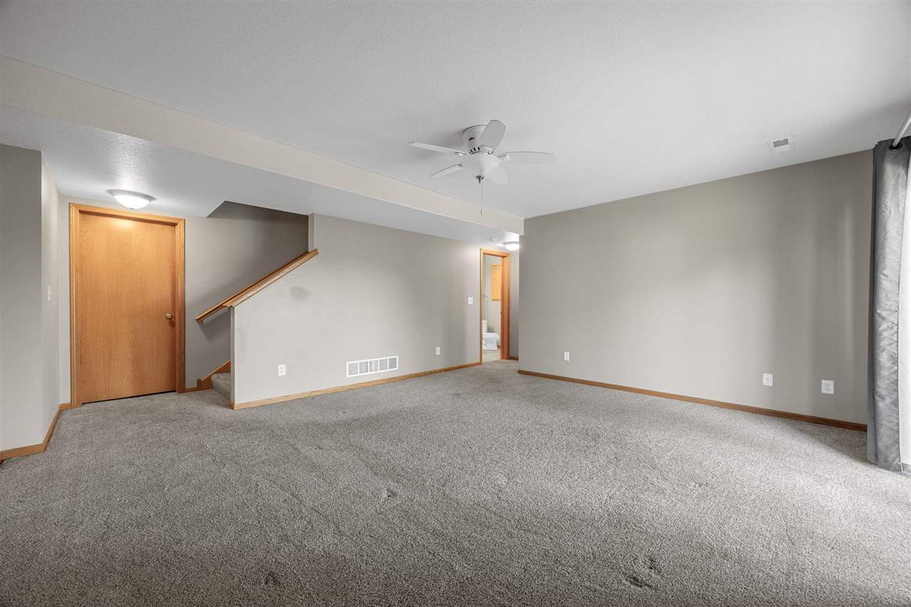 95 Vandello Drive North Liberty IA 52317