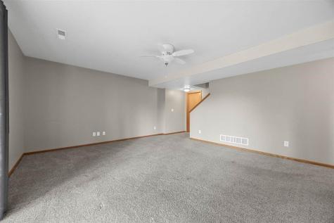 95 Vandello Drive North Liberty IA 52317